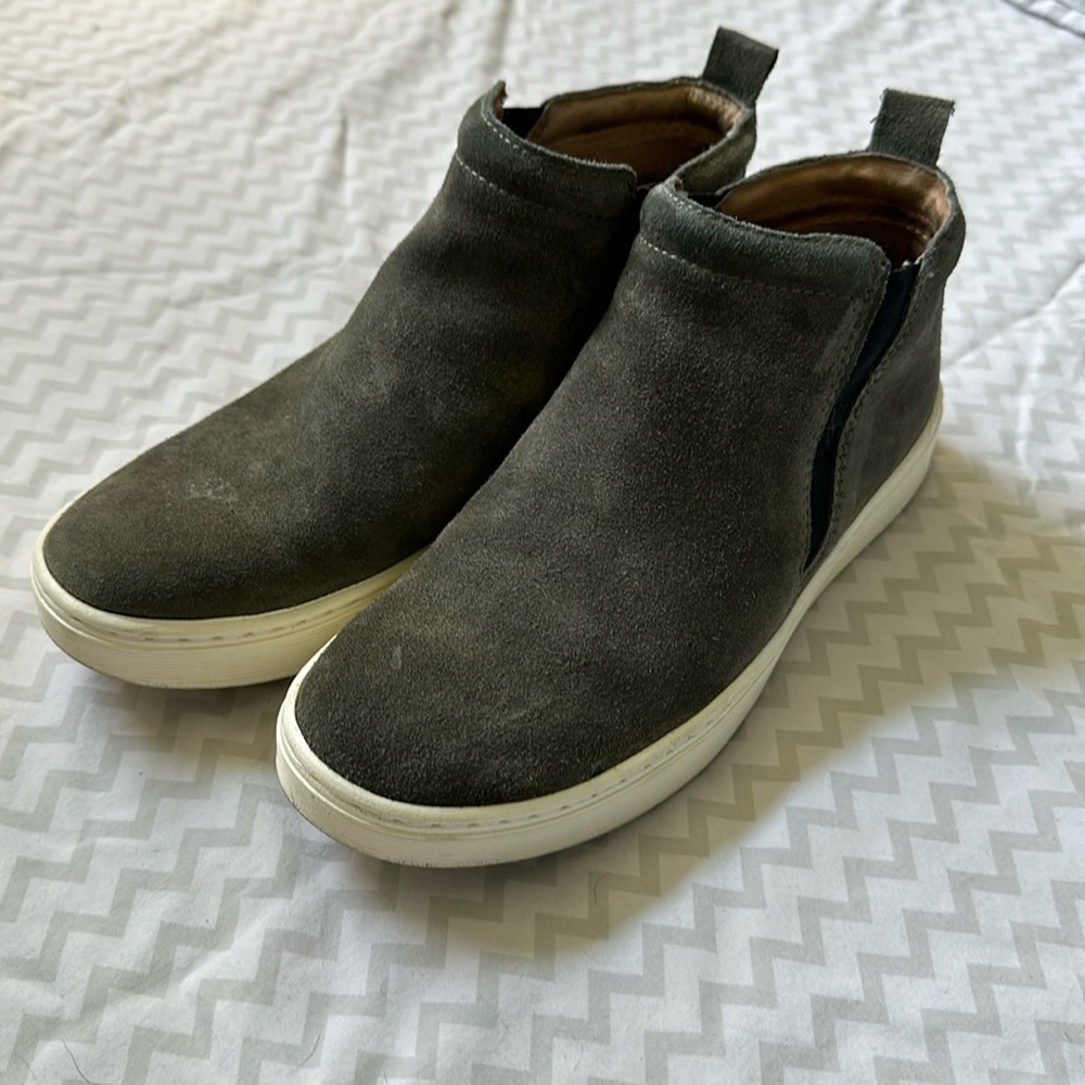 Women’s Sofft Slip On Sneakers